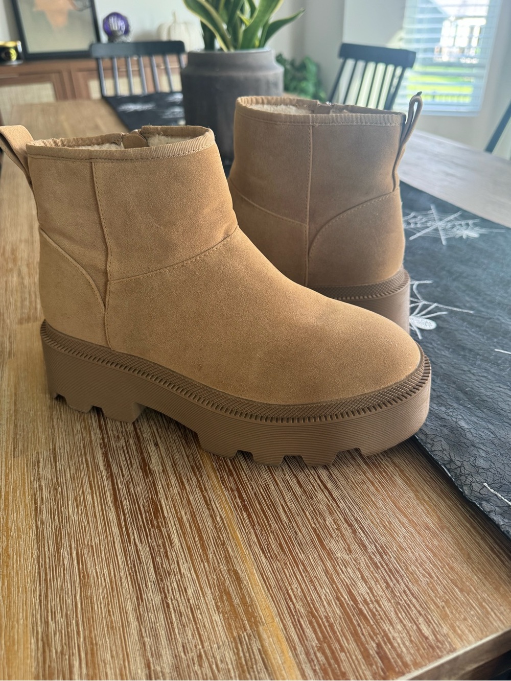 Universal Thread Tan Platform Ankle Boots